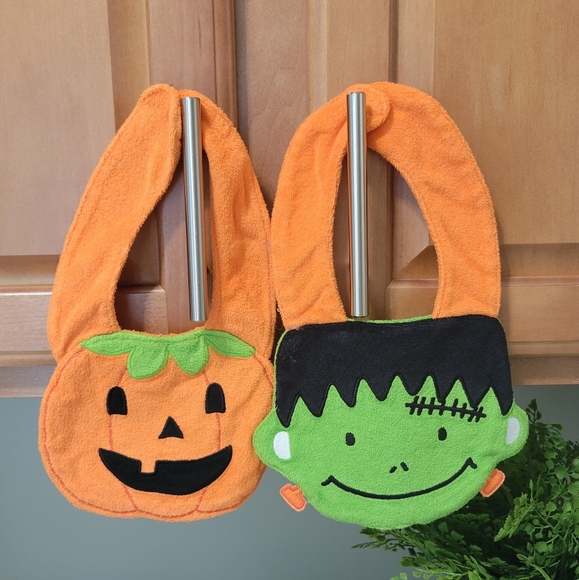 Carter's Holiday Bibs - Picture 3 of 6